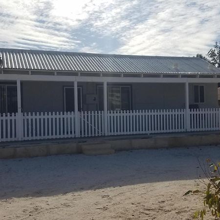 Brockman Cottage Denham Exterior photo